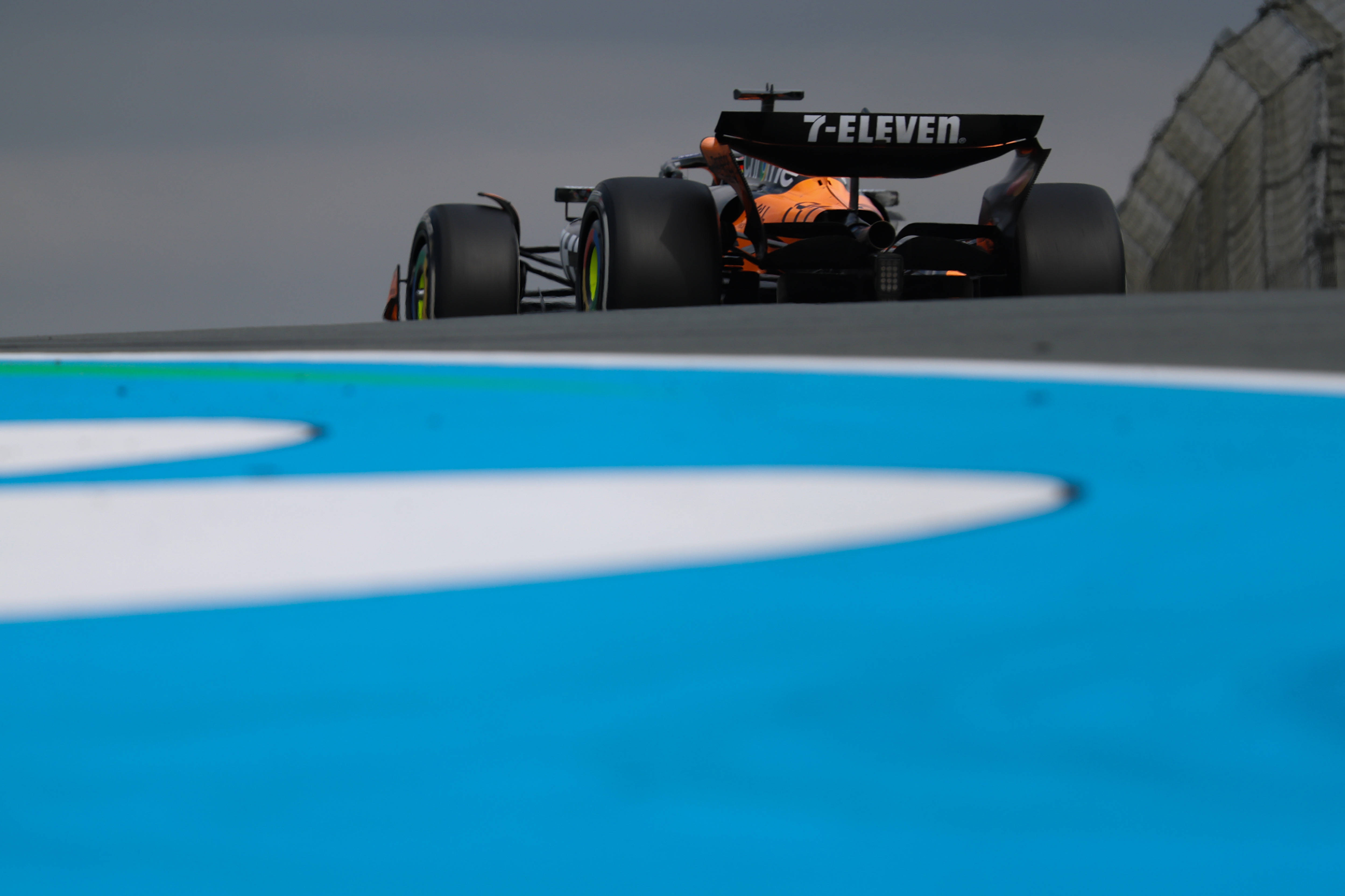 威廉姆斯绝杀迈凯伦,皮亚斯特里刷新纪录 威廉姆斯绝杀迈凯伦,皮亚斯特里刷新纪录