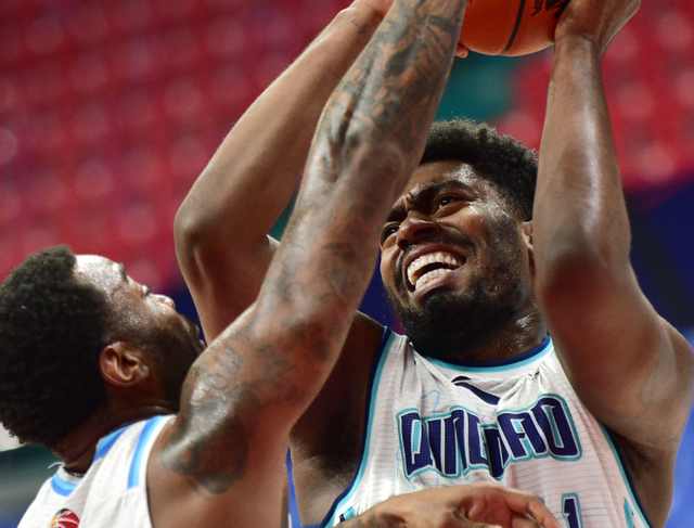 开云体育中国-青岛队完胜天津队，浓眉哥带队取胜