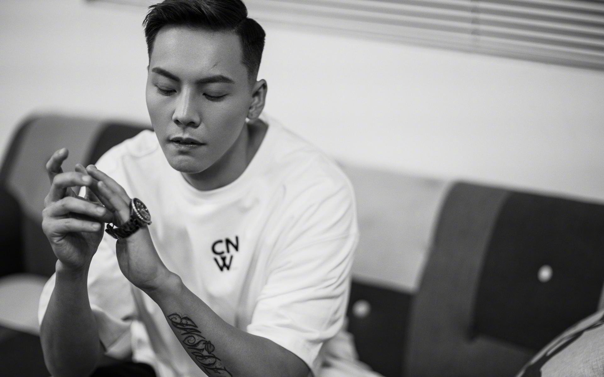 南美风暴席卷梦剧场,萨卡三分钟闪电战击碎曼联复兴梦