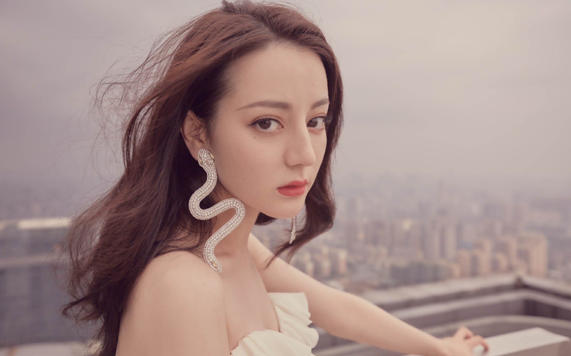 绝境之光,霍勒迪于东决关键战之夜,铸就攻防一体的完美独白